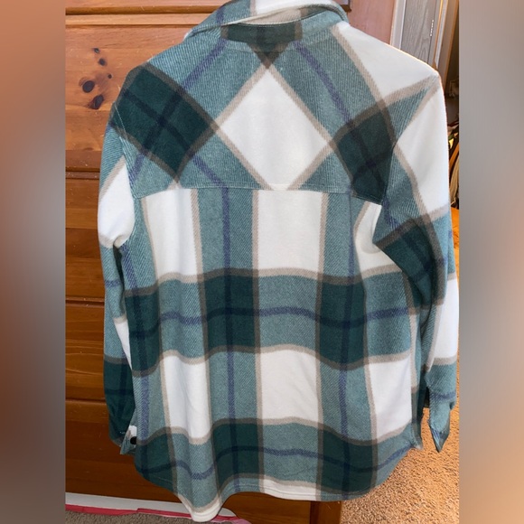 Shacket - Picture 2 of 6